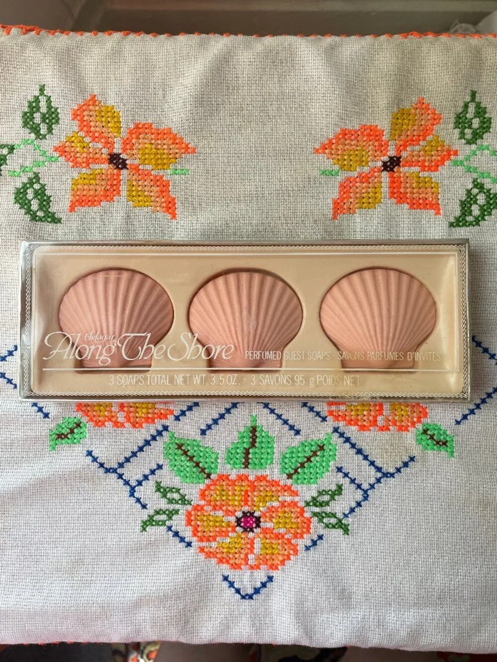 Vintage Along the Shore Scented Sea Shell Soaps